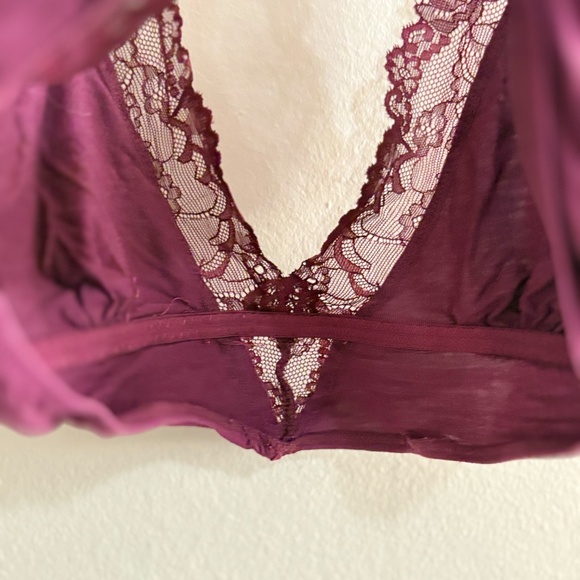 4/$10🎄Deep Red Lace Bralette with Plunging Neckline & Racer Back - Picture 11 of 12